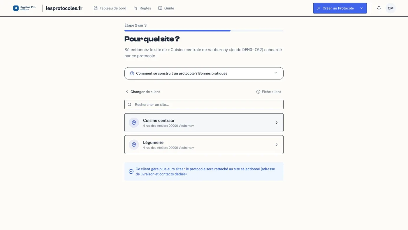 L'assistant de création demande pour quel site du client le protocole est établi, les sites étant proposés en liste avec leur adresse.
